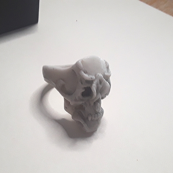 Beautiful ONE OF A KIND handmade marble skull and rose ring size 11 - Picture 3 of 4